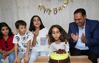 Bakan Mahinur Özdemir Göktaş’tan depremzede Rana’ya...