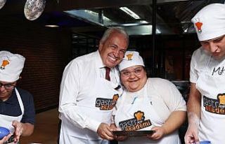 Başkan Şadi Özdemir, özel çocuklarla pizza yaptı