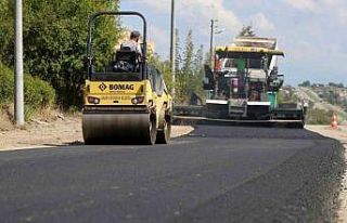 Büyükşehir caddeleri yeni yüzüne kavuşturuyor