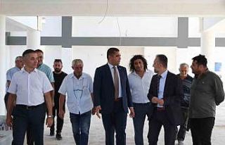 Depremde yıkılan caminin yerinde yenisi yükseliyor