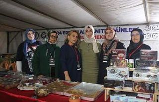 İhtiyaçlı ailelere yardımcı oluyorlar, ekonomilerine...