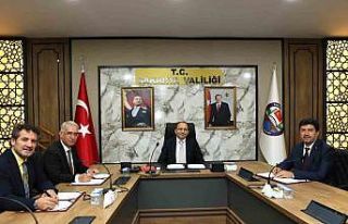 İmzalar Sakarya’daki gençlerin geleceği için...