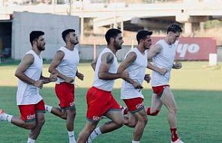 Karşıyaka’da 15 oyuncu gitti, 10 oyuncu geldi