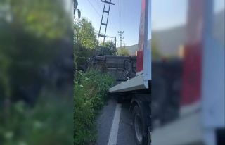 Kontrolden çıkan otomobil elektrik direğine çarparak...