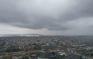 Mega kentin semalarına yağmur bulutları böyle...