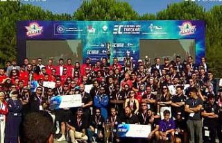 Meslek lisesi öğrencileri SafranTech aracıyla Türkiye...