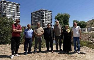 Ova Çayı kötü koku ve sivrisinekten geçilmiyor