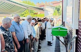 Sevilen eski muhtar gözyaşları arasında toprağa...