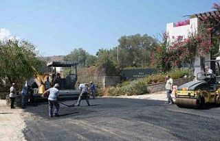 Su hattı değişen caddeye asfaltlama