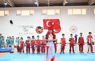 Yeşilyurt Yaz Spor Okulları’nda bin 937 sporcuya...