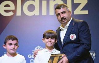 Yıldırım Gençlik Merkezi mezunlarını verdi