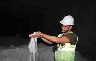 800 yıllık madenden, günlük 500 ton tuz çıkartılıyor