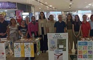 Alışveriş merkezinde stant açıp halkı bilgilendirdiler