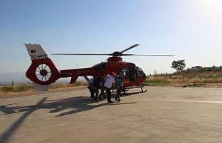 Ambulans helikopterle hastaneye kaldırılan minik...
