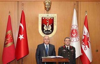 Bakan Güler, Kara Kuvvetleri Komutanlığını ziyaret...