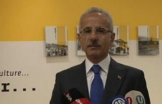 Bakan Uraloğlu, PTT Pul Müzesi’ni ziyaret etti