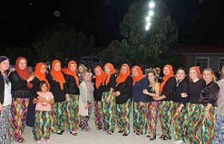 Balıkesir’de şalvarını giyen eğlenceye koştu