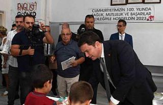 Başkan Aydın’dan öğrencilere ilk ders sürprizi