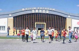 Bilim Erzurum’da çocuklar mutlu ve umutlu