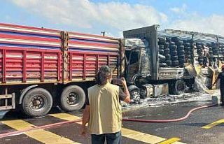 Bolu Dağı’nda korkutan kaza: Tırlar çarpıştı,...