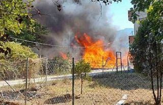 Bursa’da baraka yangını korkuttu