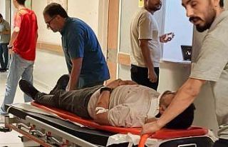 Bursa’da otomobil kamyona çarptı: 1’i ağır...