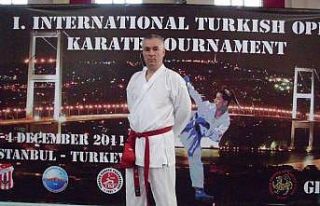 Bursalı gazeteci Enver Akasoy, Türkiye Karate Federasyonu...