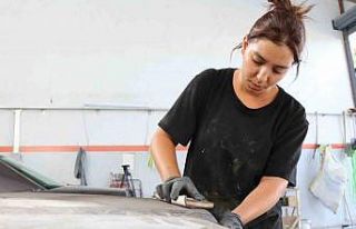 Depremzede genç kadın, yardım için gittiği eşinin...