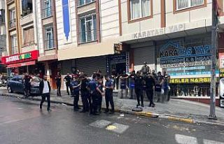 Esenyurt’ta komşu esnafların park kavgasında...