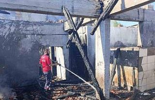 Fırında çıkan yangında depo olarak kullanılan...