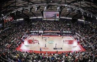 Karşıyaka Basketbol’un kombineleri satışa çıkıyor