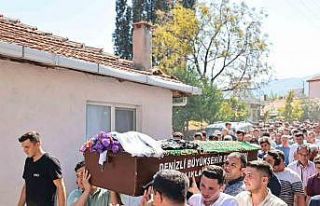 Kazada ölen genç kız son yolcuğuna uğurlandı