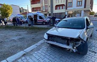 Konya’da motosiklet ve otomobil çarpıştı: 2...