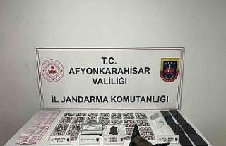 Otomobil ile uyuşturucu servisi yapan çeteyi jandarma...