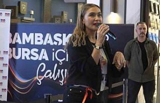 Şevval Sam yeni plağını Bursa’da tanıttı