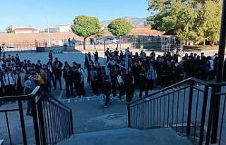 Tatvan’da deprem sonrası okullar tedbir amaçlı...