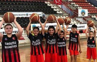 Turgutlu Belediyesi basketbol kurs kayıtları devam...