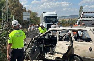 Uşak’ta otomobiller çarpıştı: 1 ölü, 4 yaralı