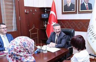 Vali Aksoy Halk Günü Toplantısı’nda vatandaşları...