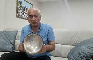 Yaşar Kemal’in 1955 yılında aldığı ilk ödül...