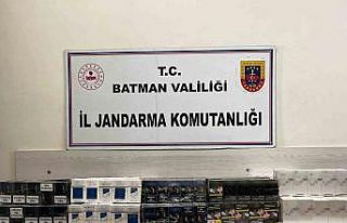 Yolcu minibüsünde kaçak sigara sevkiyatı jandarmaya...