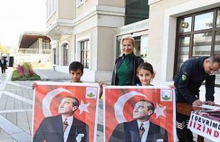 10 bin Ata posteri dağıtılmaya başlandı