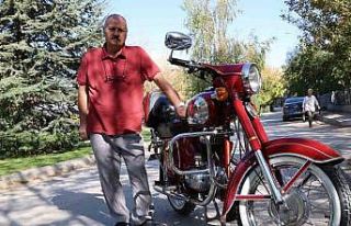 42 yıldır kullandığı motosikletini oğlundan...