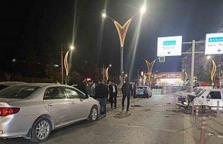 5 otomobilin karıştığı kazada ortalık savaş...