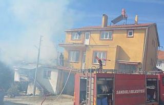 85 yaşındaki adam evinde çıkan yangında ölümden...