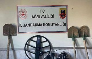 Ağrı’da kaçak kazı yapan 11 kişi yakalandı