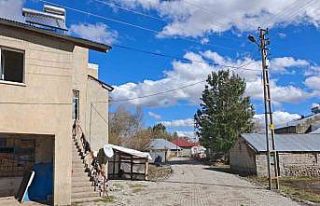 Ağrı’da köy yolu yenileme çalışmaları devam...