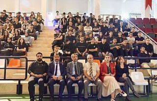 Akademik yılına yeni başlayan öğrencilere oryantasyon...