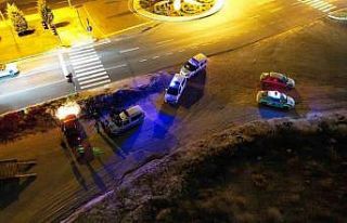 Alkollü sürücü hem aracı hem de arkadaşını...