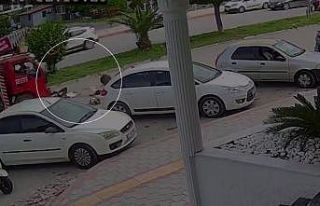 Anne ve oğlunun yaralandığı kaza kamerada